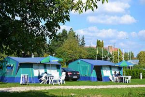 Camping Praha Klánovice - bungalov stan Navajo