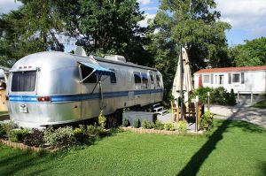 Camping Praha Klánovice - US Airstream