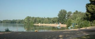 nedaleke pla e praha Jezero Poděbrady